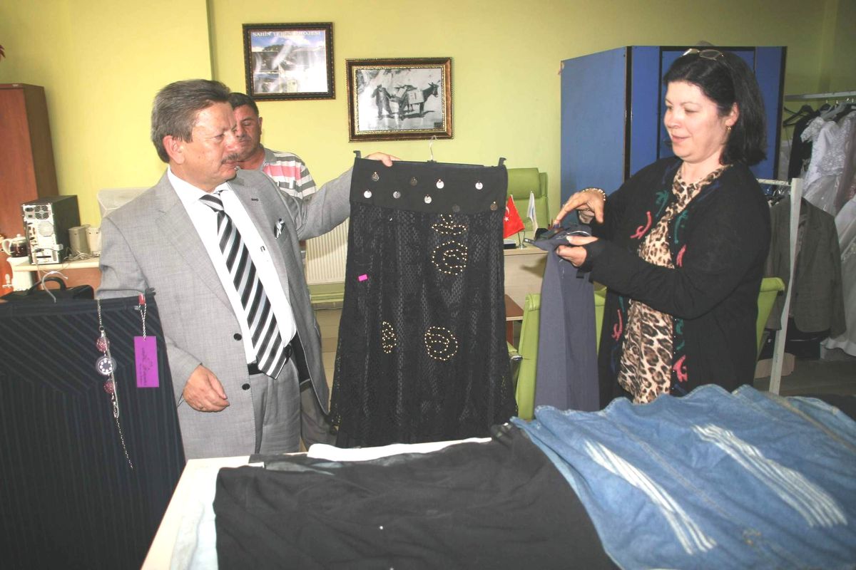 Yozgat Belediyesi Sosyal Marketi 50 Bin Aileye Giysi Yardımında Bulundu