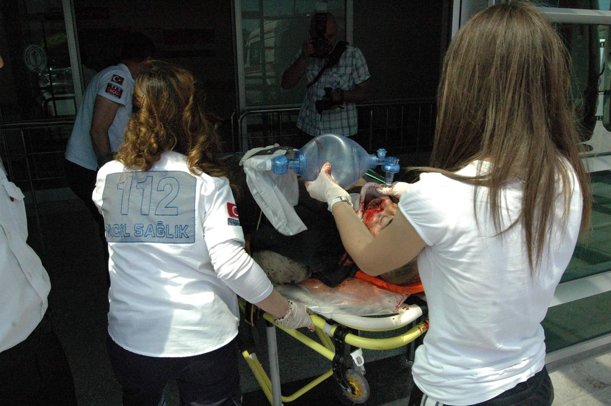 Yüksekten Düşen İşçi Hayatını Kaybetti