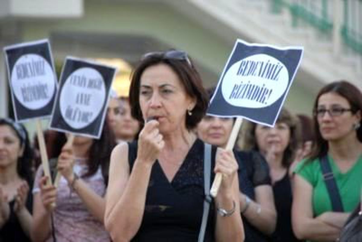 AK Parti İl Binası Önündeki Kürtaj Protestosu
