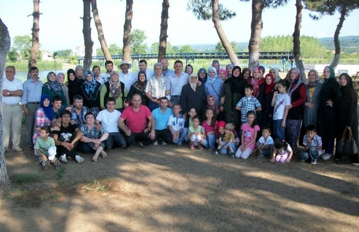 Ak Sülalesi Piknikte Buluştu