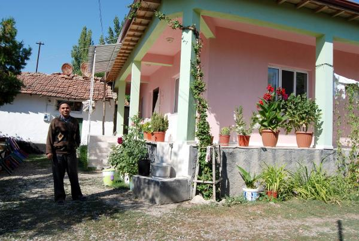 Beslediği Boğanın Boynuz Darbeleriyle Öldü