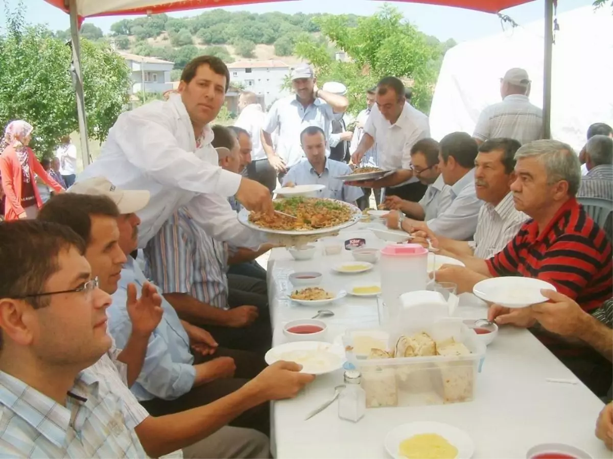 Bigadiç'te 'Kapama' Düğünlerin Vazgeçilmez Yemeği Oldu