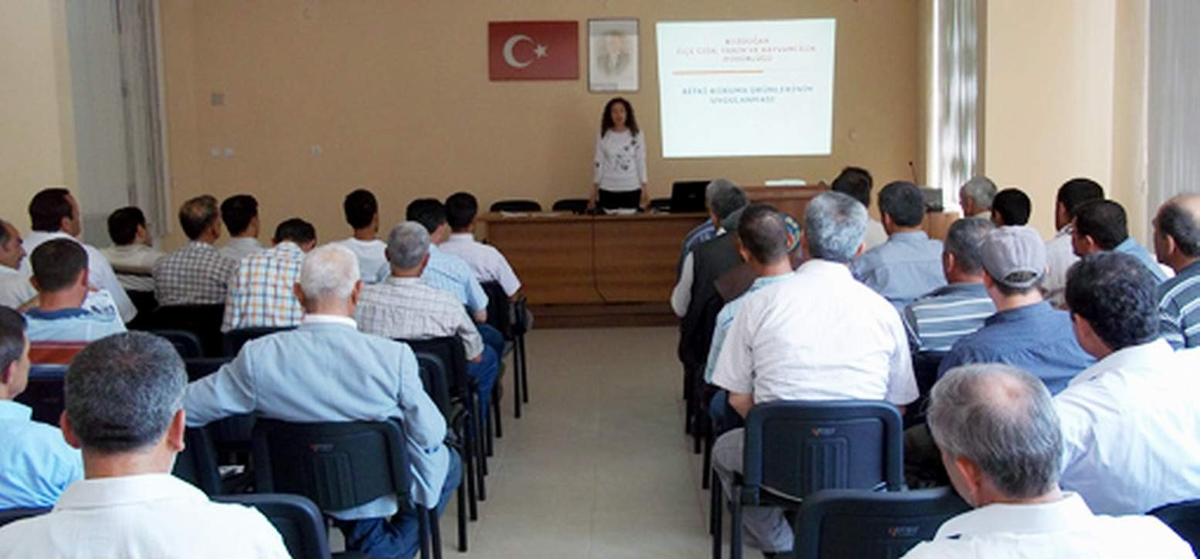 Bozdoğanlı Üreticiye \'Bitki Koruma\' Ğitimi