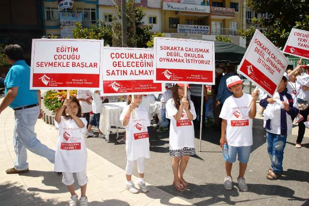 Çocuklar Kendi Hakları İçin Meydandaydı