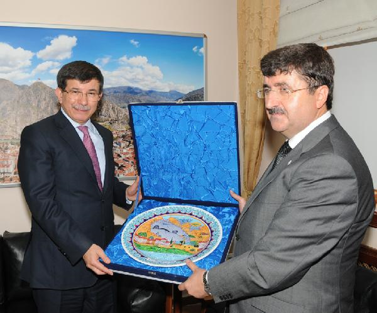Dışişleri Bakanı Davutoğlu : "Kofi Annan\'a Kanı Durduracak Somut Adımları Biran Önce Atın" Dedim