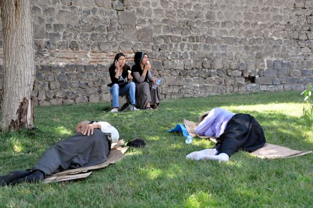 Diyarbakır\'da 38 Derece Sıcaklık Bunalttı