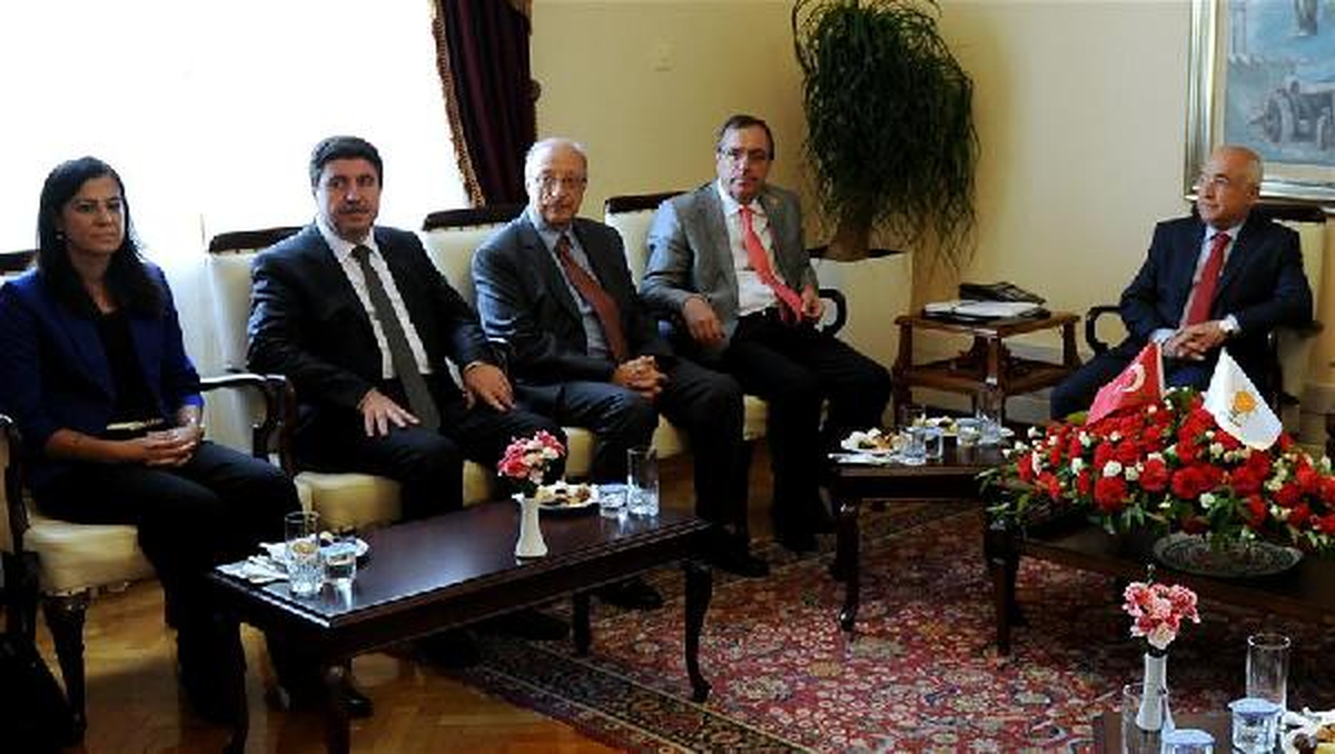 Erdoğan, Anayasa Uzlaşma Komisyonu Üyelerini Kabul Etti