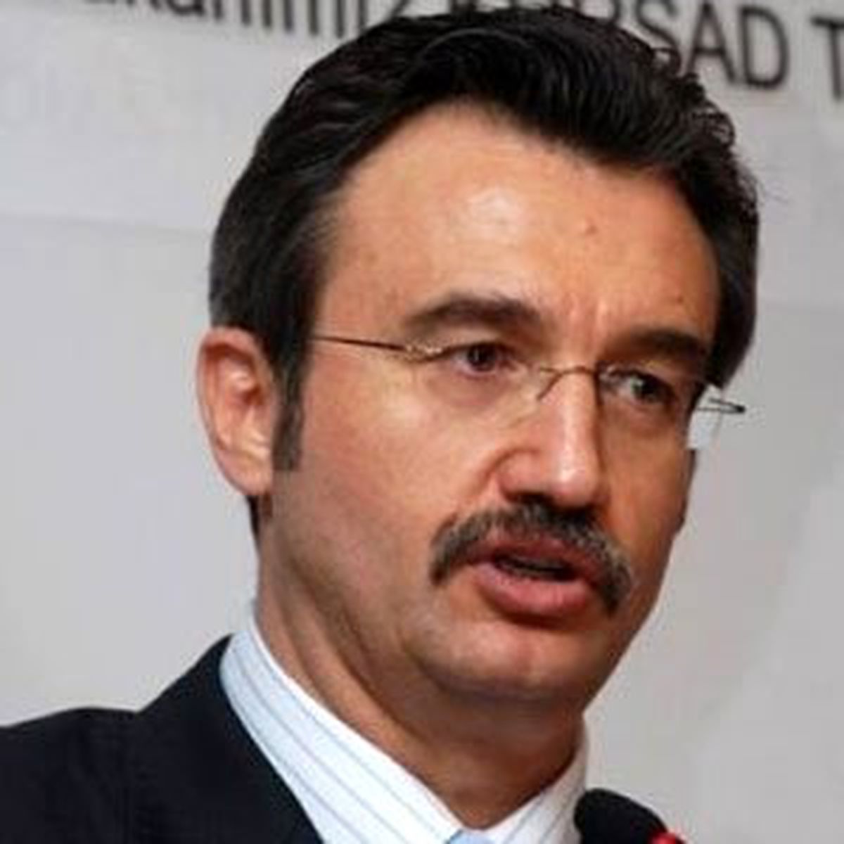 Eski Devlet Bakanı Tüzmen\'e Yapılan Saldırı