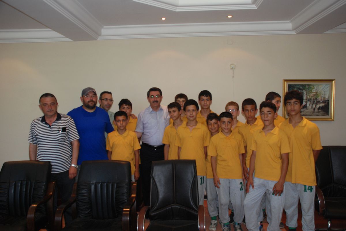 Futbolculardan Başkana Ziyaret