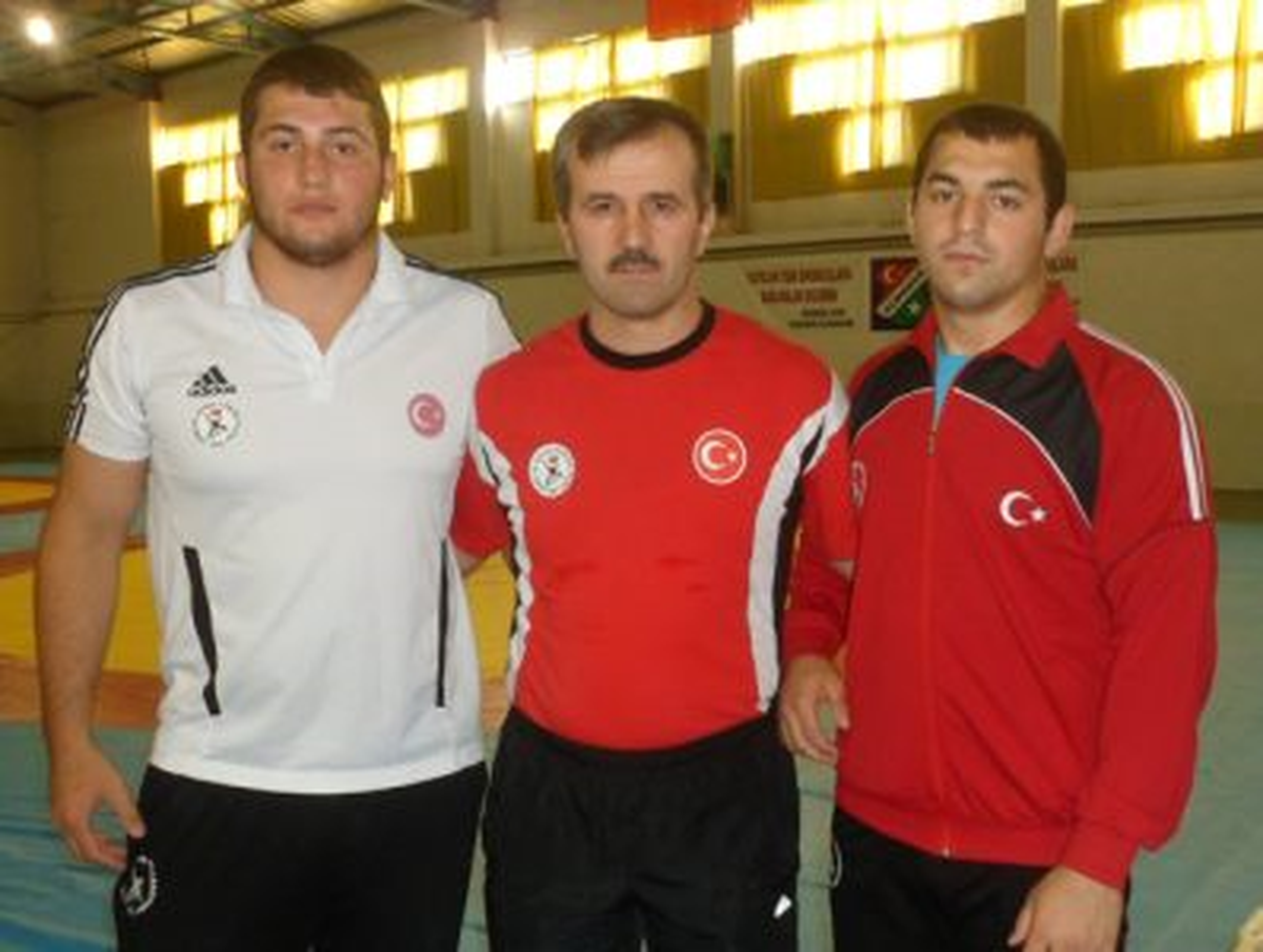 Genç Güreşçiler Avrupa Vizesi Aldı