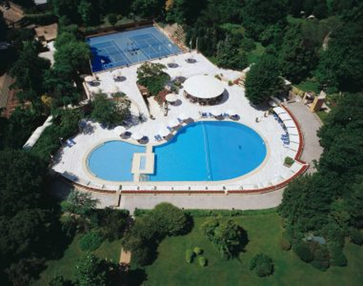 Hilton İstanbul ve Conrad İstanbul\'da Havuz Keyfi