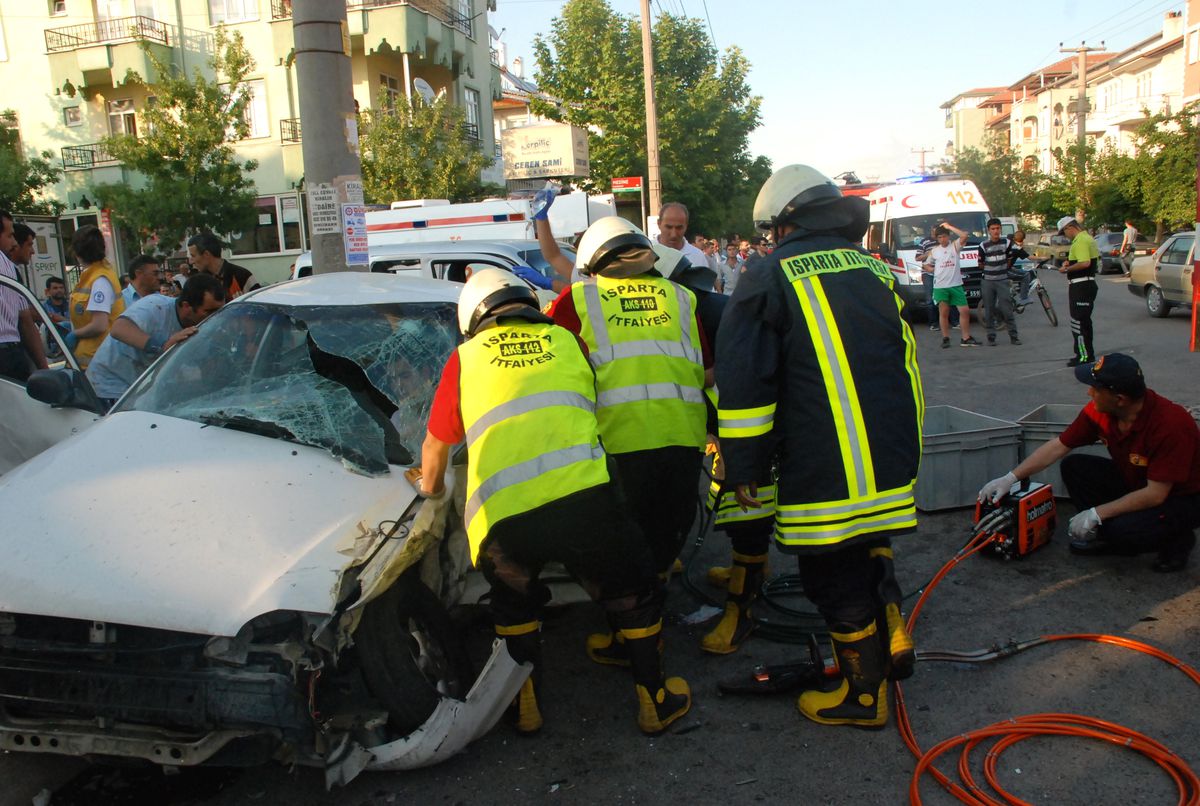 Isparta\'da Trafik Kazası: 11 Yaralı