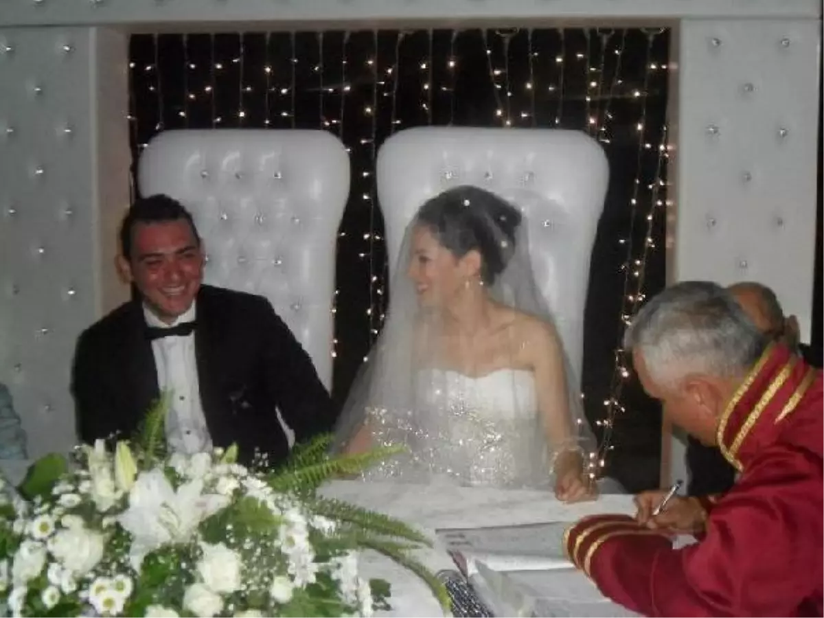 İşten Atılmak Mutluluklarını Engeleyemedi