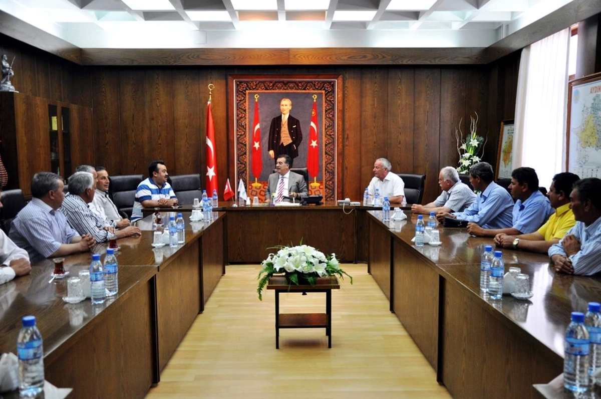 Karacasuku Köy Muhtarlarından Vali Al\'a Ziyaret