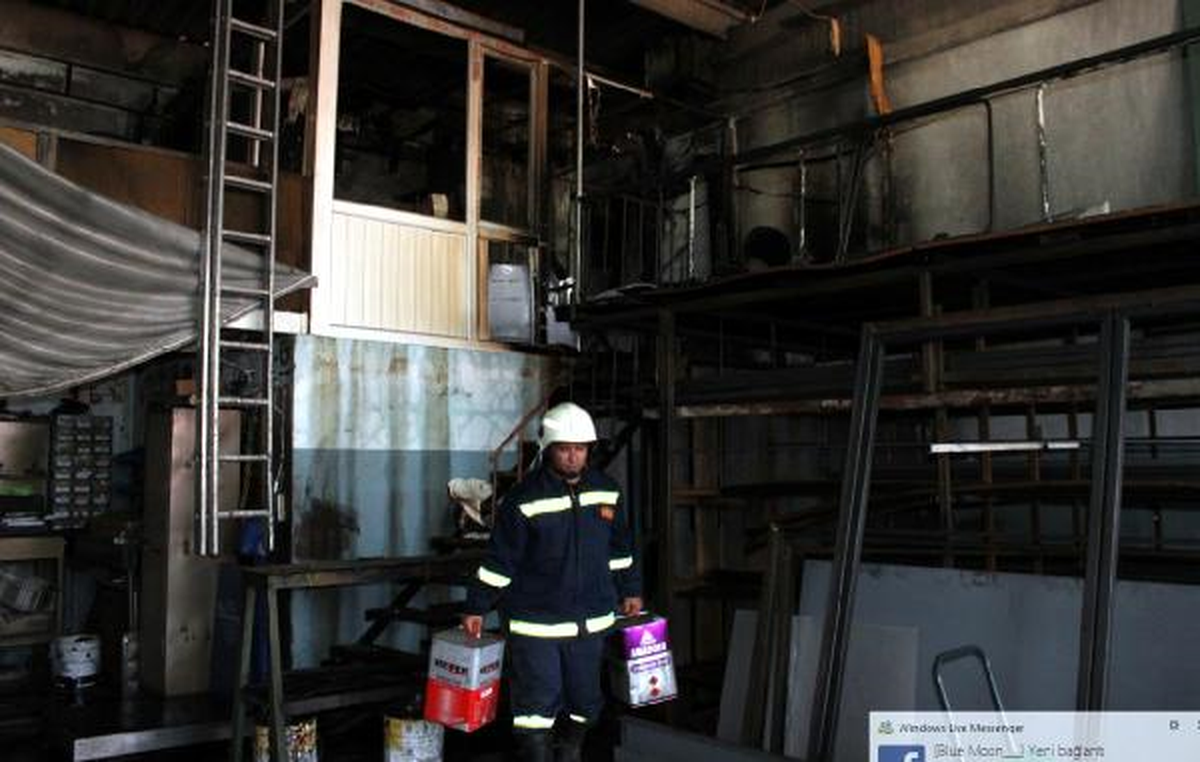 Kaynak Makinesinin Kıvılcımı İşyerini Yaktı: 1 Yaralı