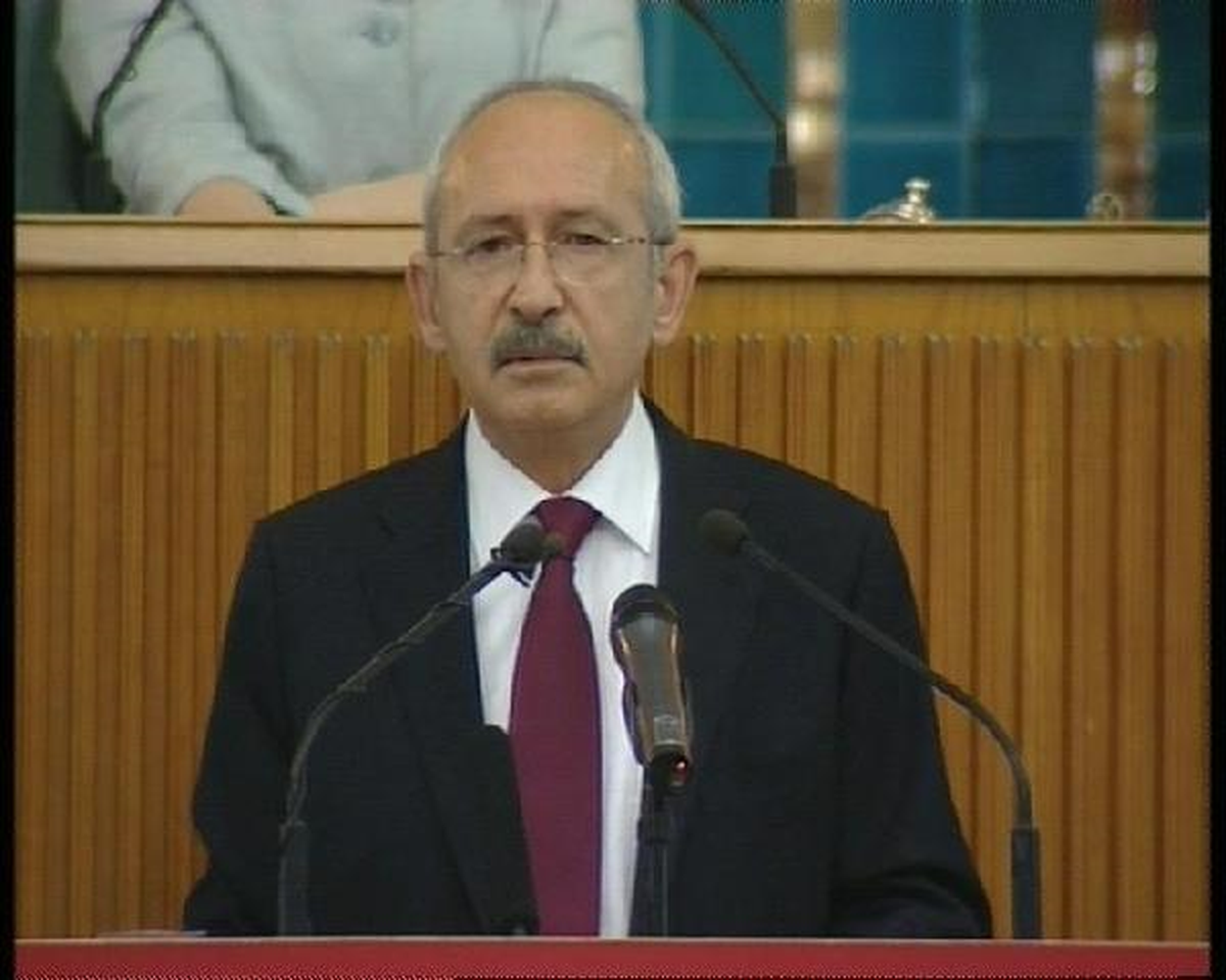 Kılıçdaroğlu: "Biz Kavga Ediyoruz Arkadan Şehitlerimiz Geliyor"