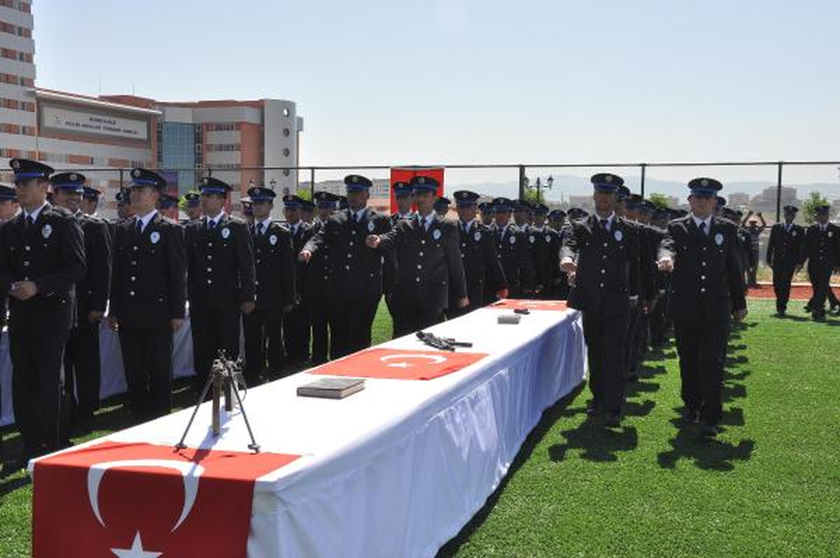 Kırıkkale Polis Okulu\'nda Coşkulu Mezuniyet Töreni