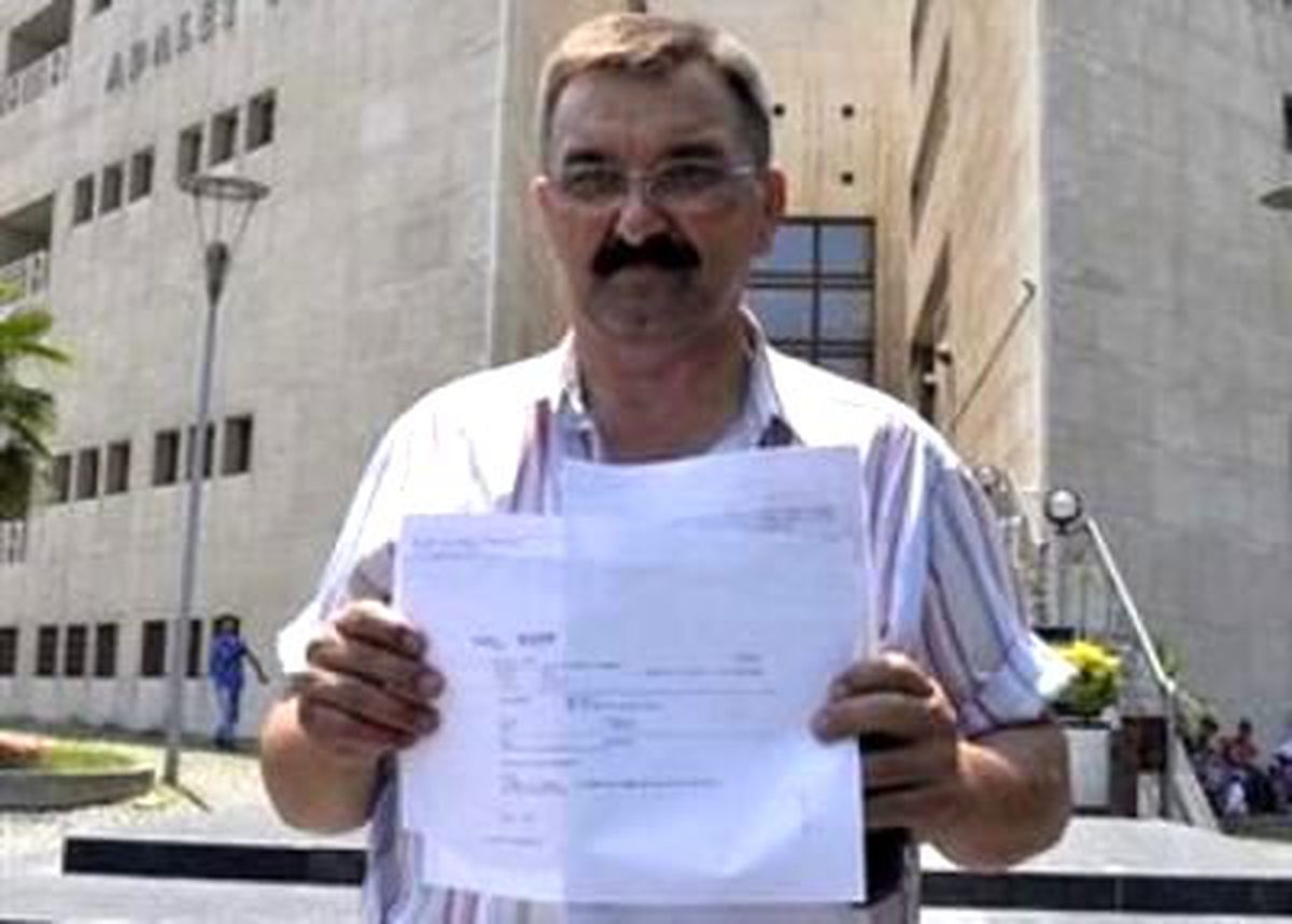 Mahallenin Meydanı İcradan Satıldı!