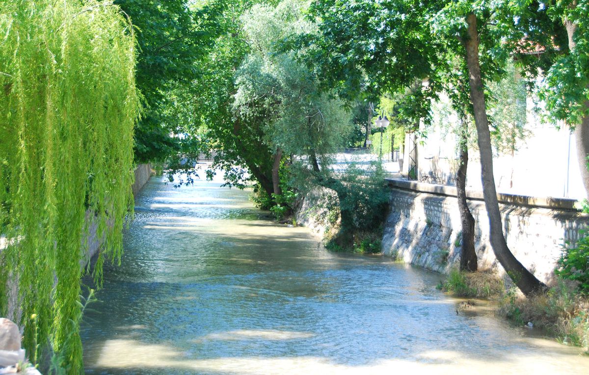 Meram\'a Sulama Suyu Veriliyor