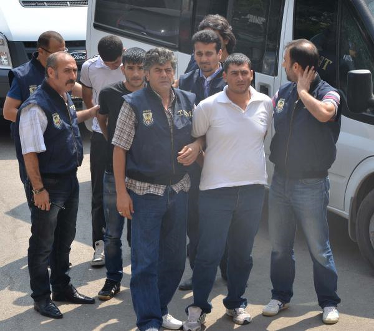 Mersin\'de Polise Kalaşnikof\'la Ateş Eden Şüpheli Yakalandı