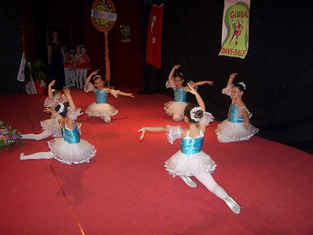 Minik Balerinlerden Gösteri