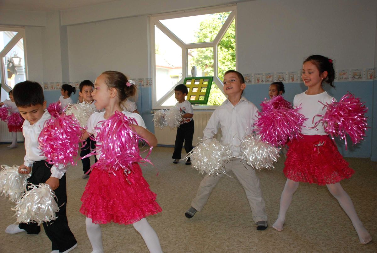 Miniklerin Yıl Sonu Gösterisi