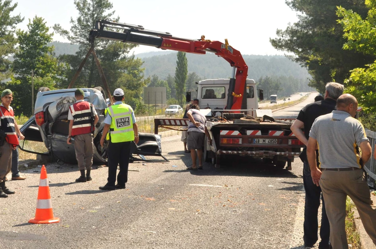 Muğla-Antalya Karayolunda Kaza: 1\'i Ağır 3 Yaralı