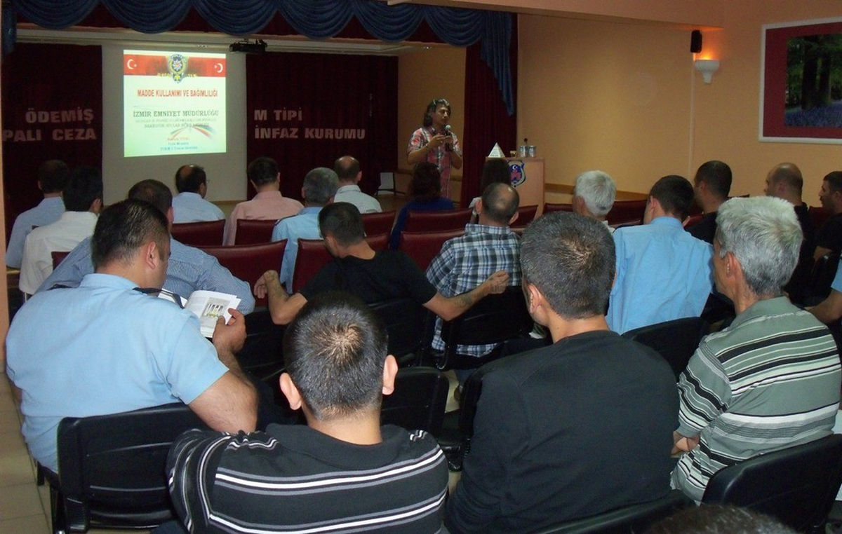 Ödemiş\'te "Madde Bağımlılığı ile Mücadele" Semineri