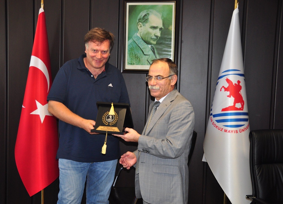 Omü\'den Öğrenci Butiği\'ne Katkı Sağlayan Firmalara Teşekkür