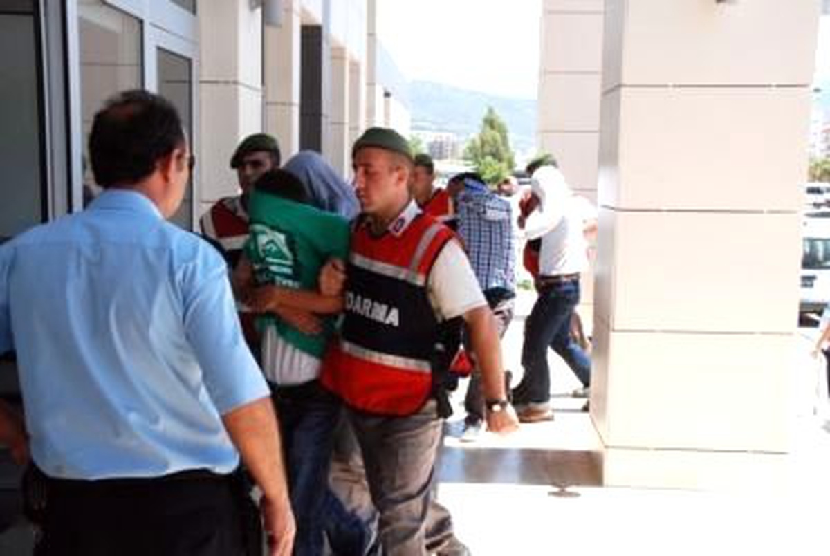 Şanlıurfa\'da Fuhuş Çetesine Darbe: 11 Gözaltı (2)