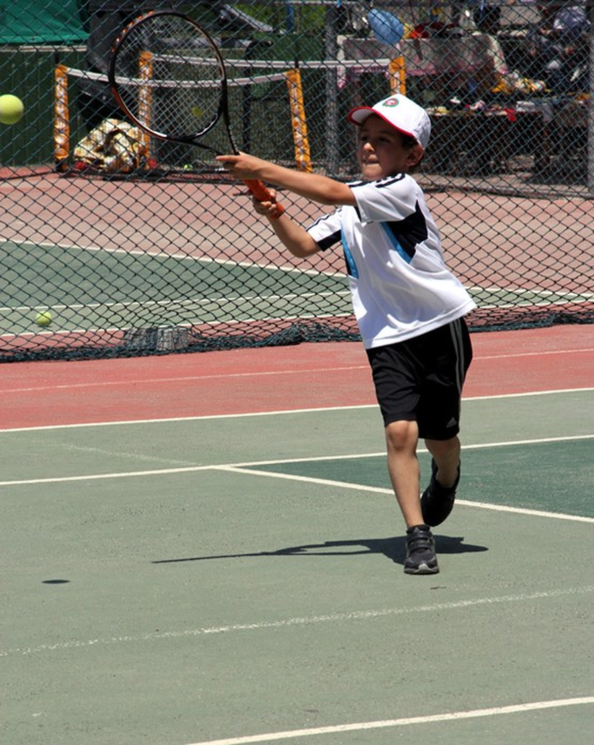 Şenlik Havasında Tenis Turnuvası