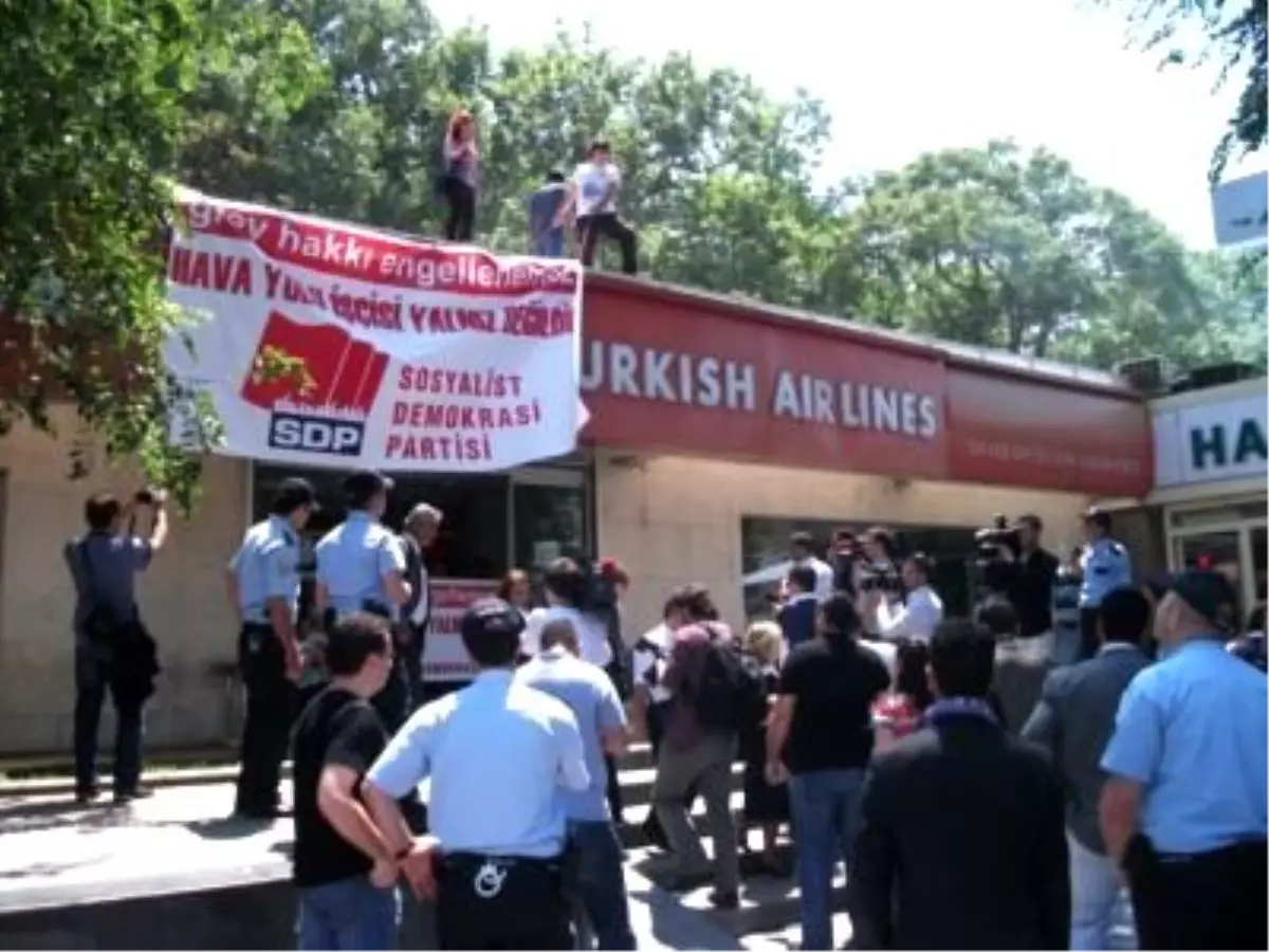 THY Satış Ofisindeki Protesto Eylemi