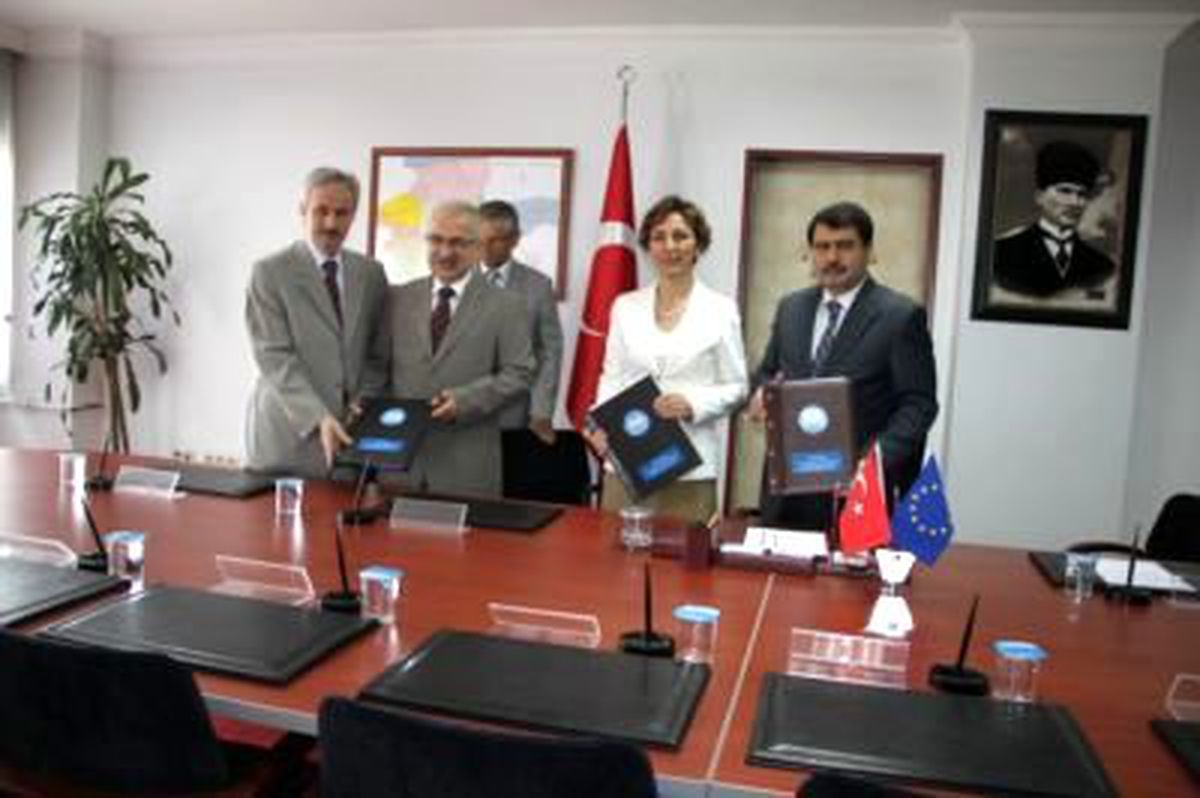Üniversite ile Milli Eğitim Müdürlüğü Arasında Bilimsel İşbirliği Protokolü İmzalandı
