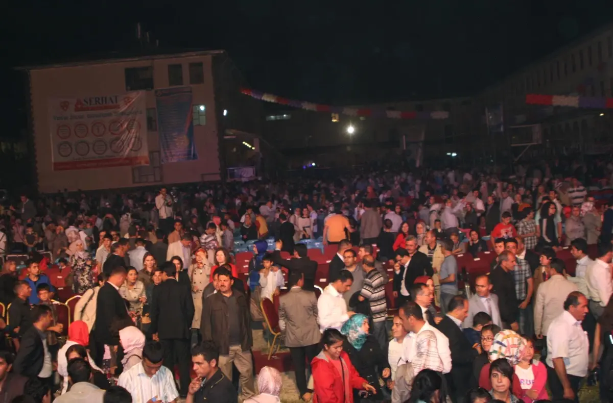 Van\'da Türkçe Olimpiyatları Coşkusu