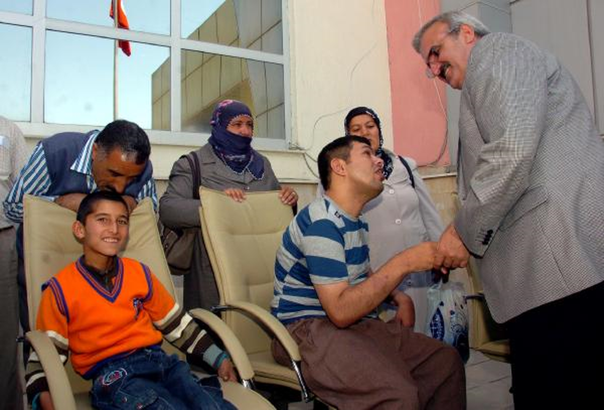 Van Valiliği\'nden Engellilere Tekerlekli Sandalye
