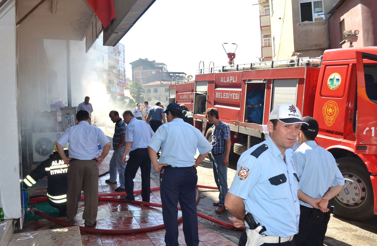 Alaplı\'da İşyerinde Çıkan Yangın Korkuttu
