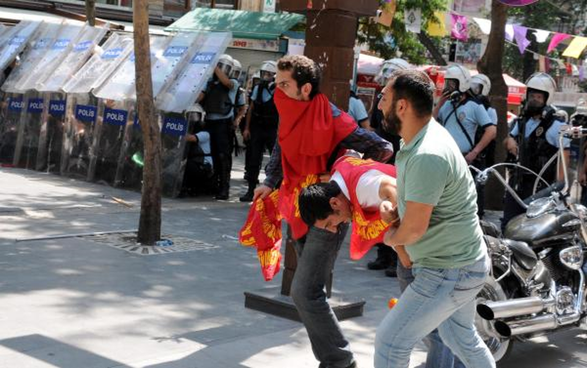 Ankara\'da Öğrencilere Polis Müdahalesi; 11 Gözaltı