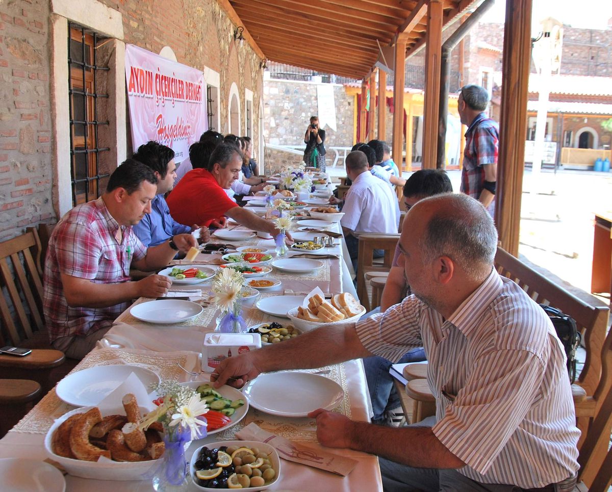Aydınlı Çiçekçiler Hoş Kokmayan Durumlara Karşı Bundan Sonra Birlikte Mücadele Edecek