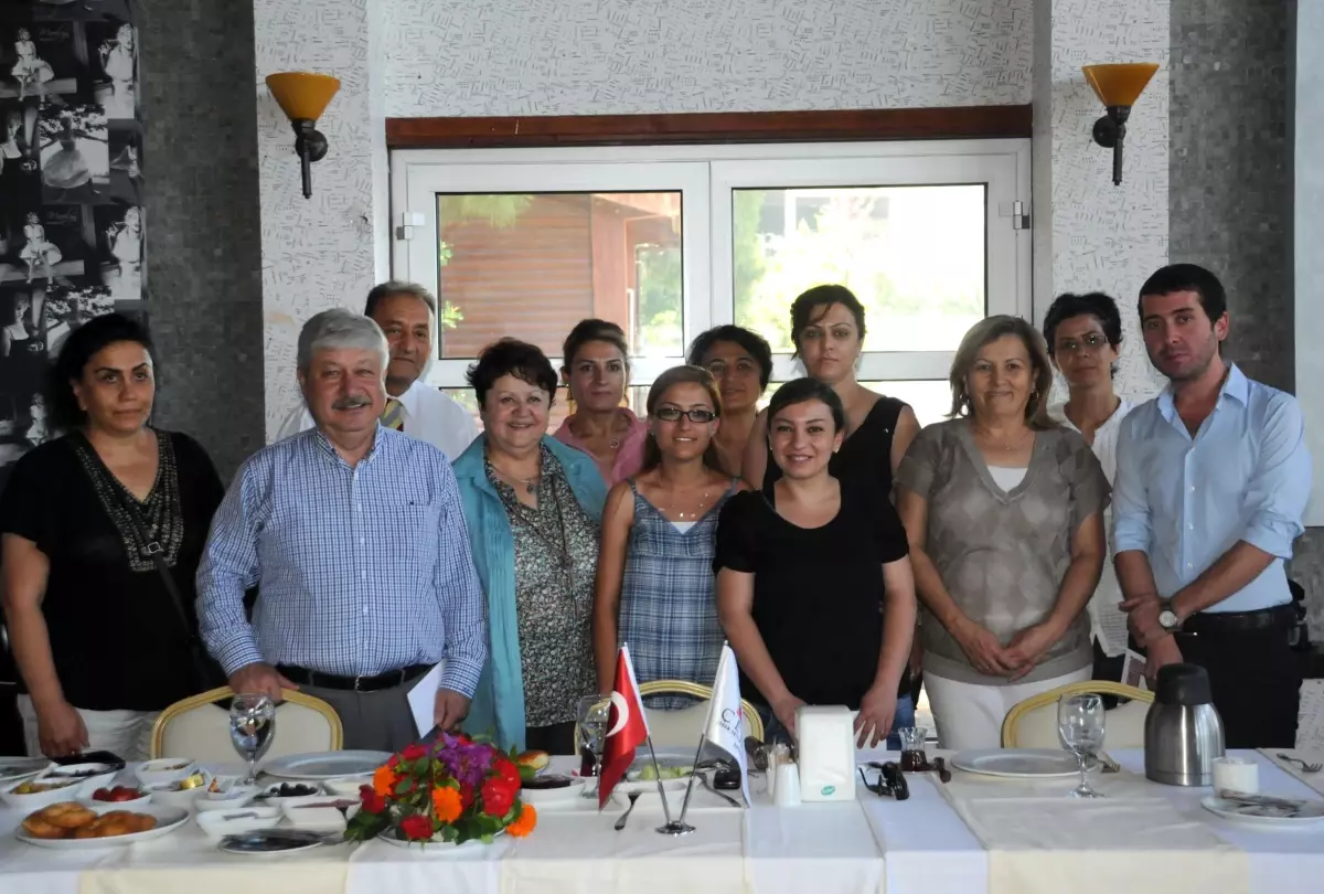 Başkan Akaydın Çekva Üyeleriyle Buluştu