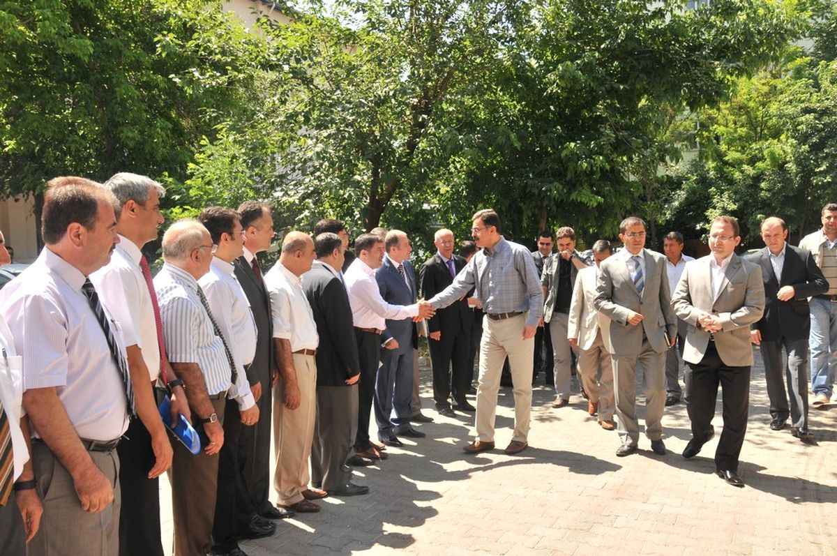 Batman Valisi Ahmet Turhan\'dan Kurum Yöneticilerine Uyarı