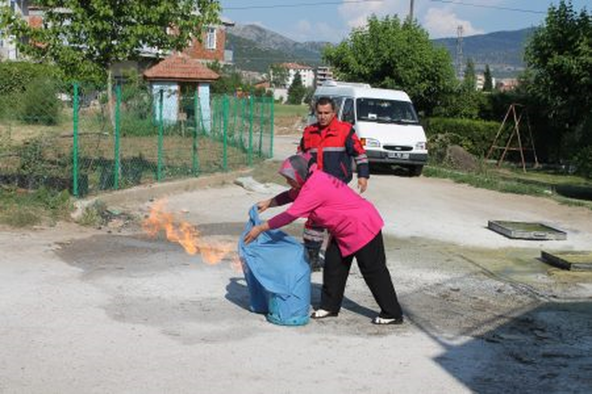 Burdur İtfaiye Müdürlüğü Bucak\'ta Eğitim Verdi