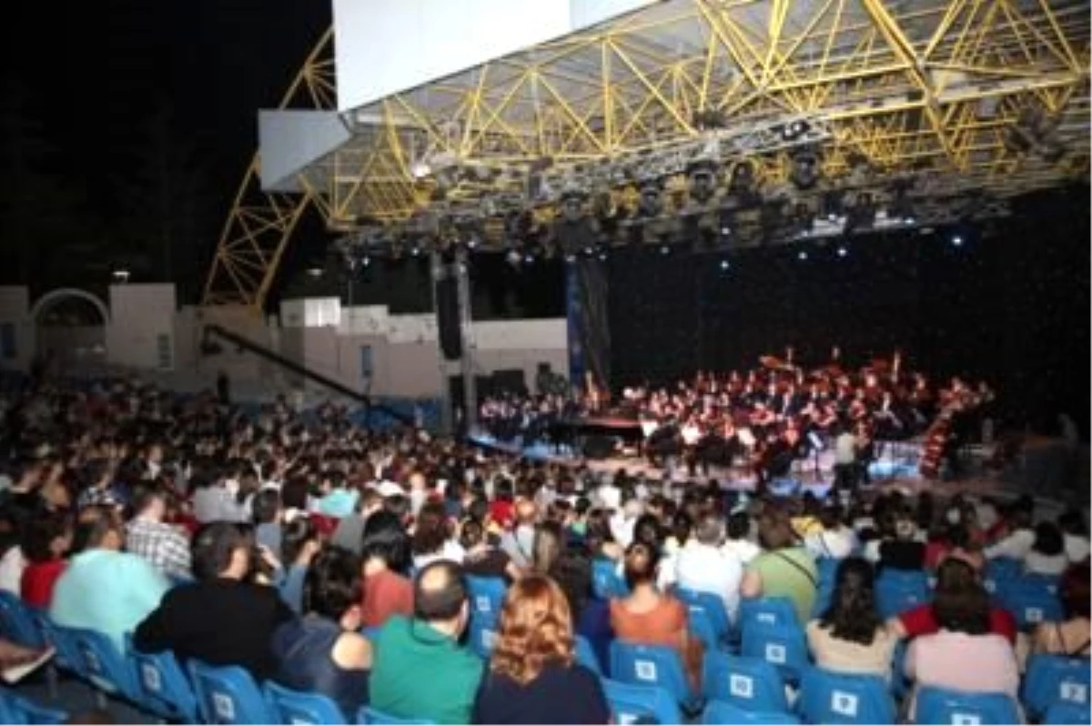 Bursa\'da Festival Coşkusu Başladı