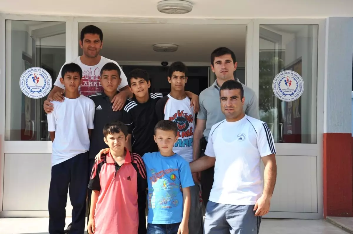 Düzceli Güreşçiler Samsun Seçmelerine Gitti