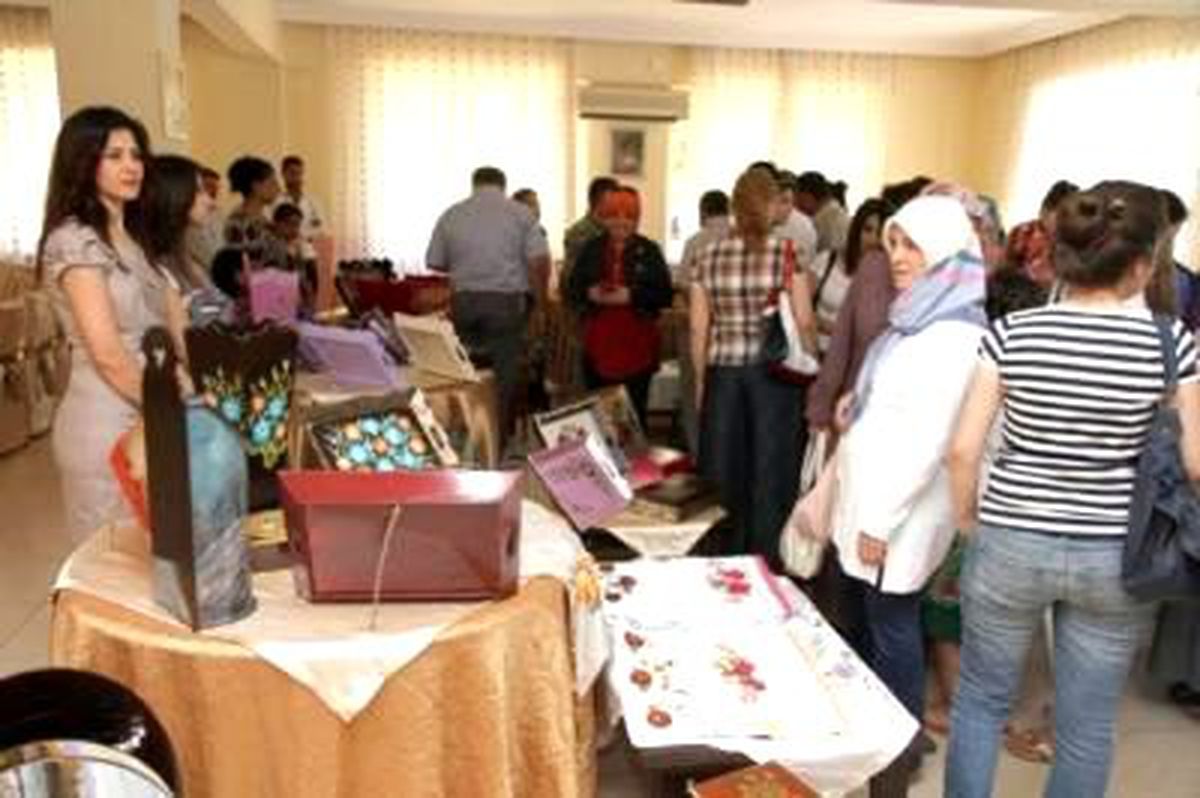 El Sanatları Sergisi Açıldı