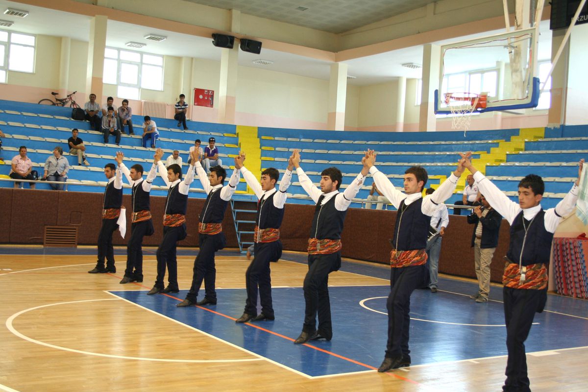Halk Oyunlarında Erzurum Şampiyon