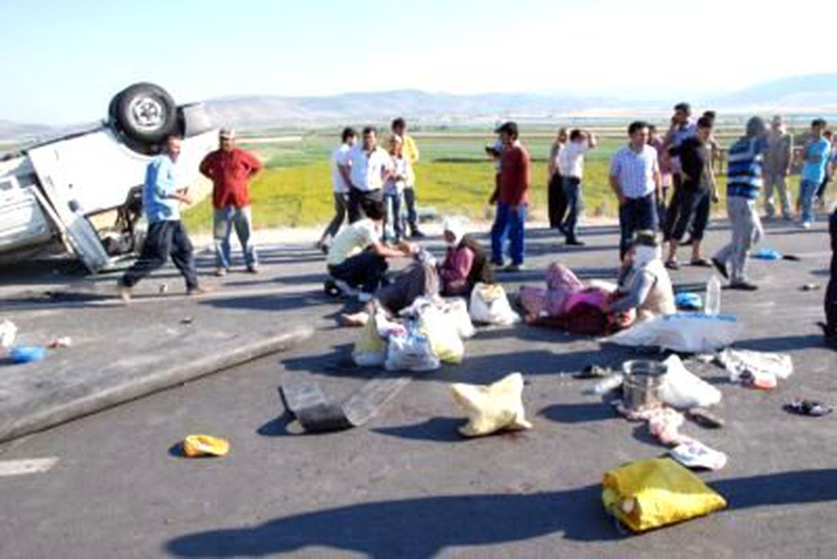 İşçiler Yola Saçıldı! 1 Ölü, 51 Yaralı