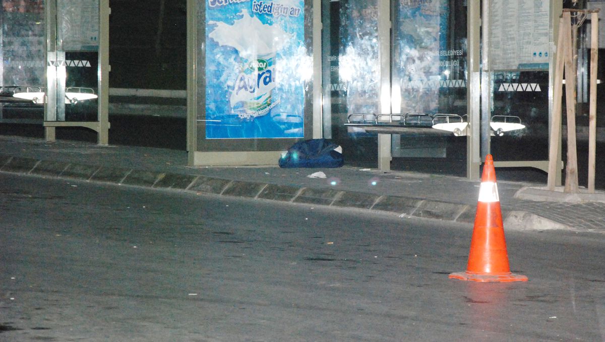 İzmir\'de Bomba Paniği