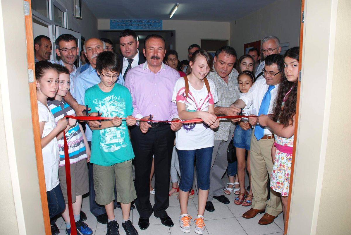 İzmit Belediyesi\'nden Bilim Merkezi\'ne Çok Amaçlı Salon
