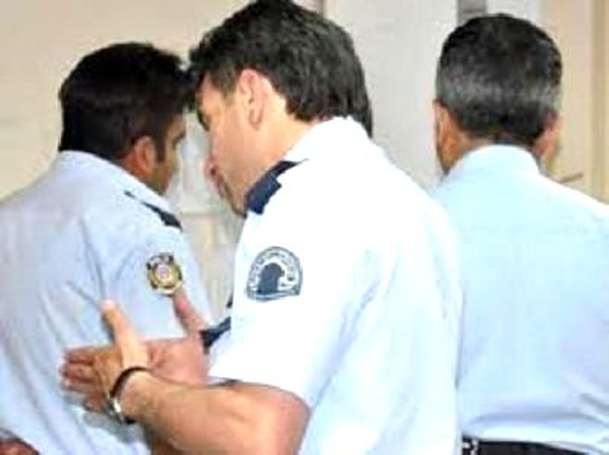 Kavgayı Ayırmaya Çalışan Polislere de Saldırdılar