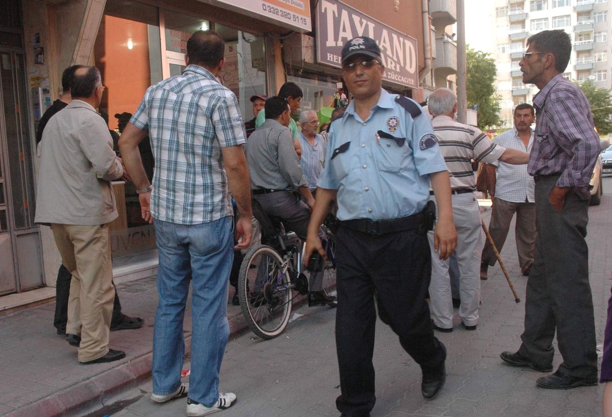 Kayınbiraderini Vurdu